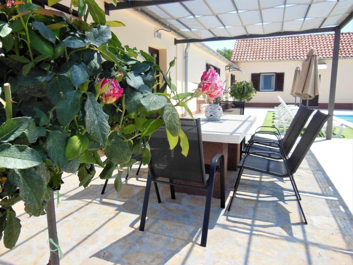 Holiday Home Tuta Polaca Екстериор снимка